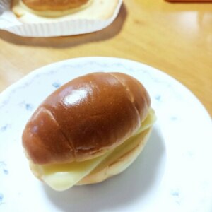 ★★マヨ・チーズロールパン★★　　簡単です♪